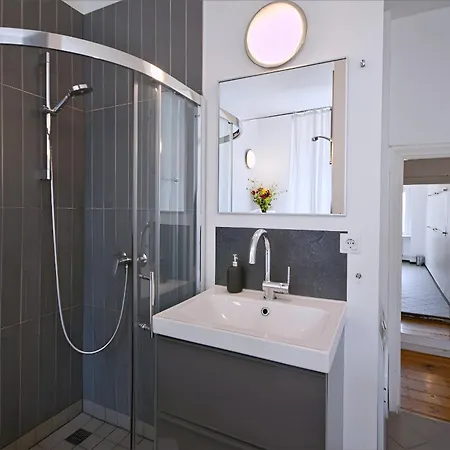 Elegante Altbauwohnung شقة *