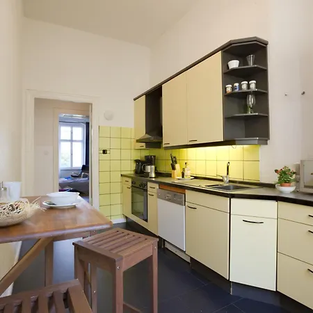 Elegante Altbauwohnung Apartmán
