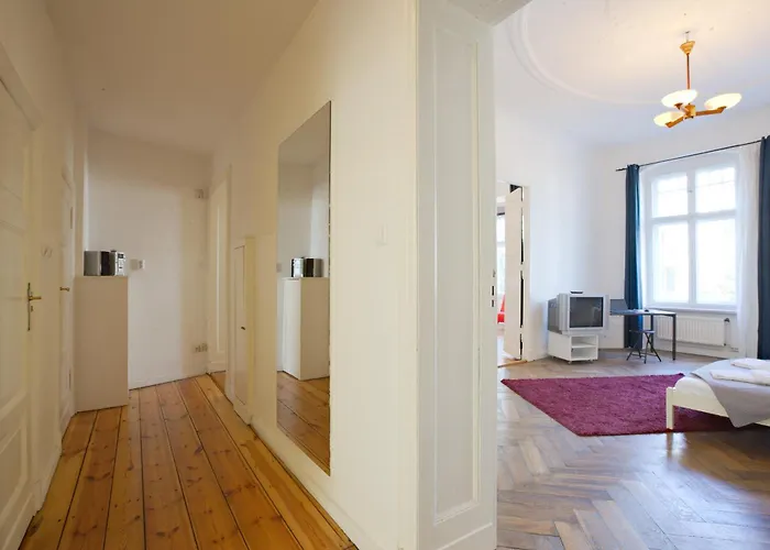 Elegante Altbauwohnung 아파트 *