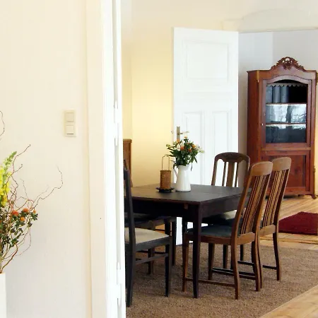 Elegante Altbauwohnung *